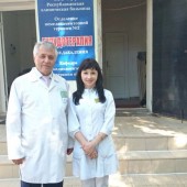 Али Малачевич с старшей медсестрой отделения НМТ №2 РКБ Гульжанат Абдулкадыровной.